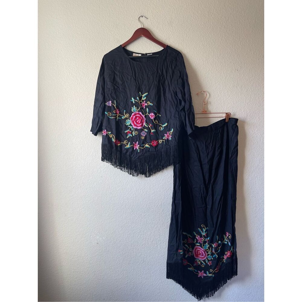 Vintage Roman’s embroidered y2k fringe set‎ size large